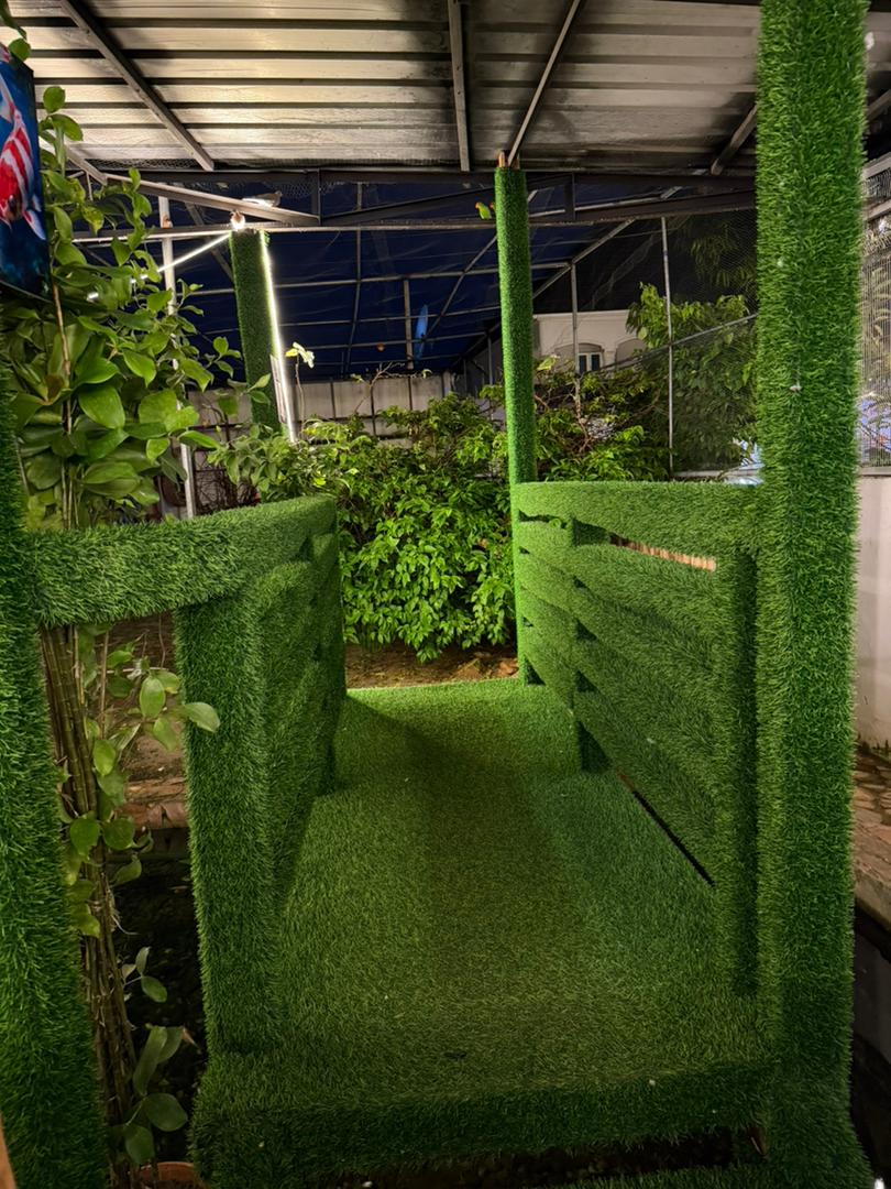 Turf photo corners